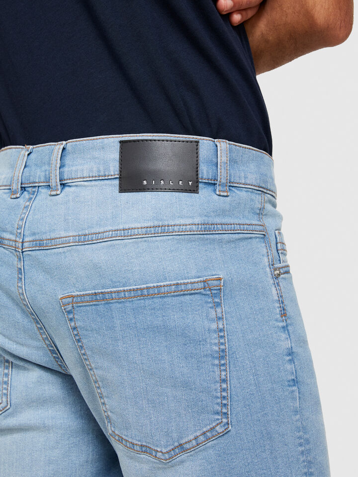 Slim comfort fit denim shorts - men's jean shorts - Light Blue | Sisley image number 5